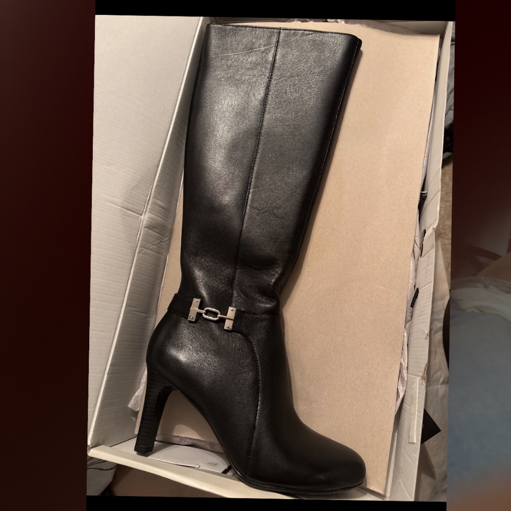 Like new  size 7